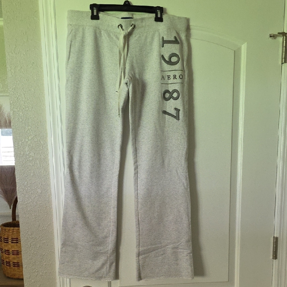 Aeropostale Gray Joggers with 1987 Graphic
